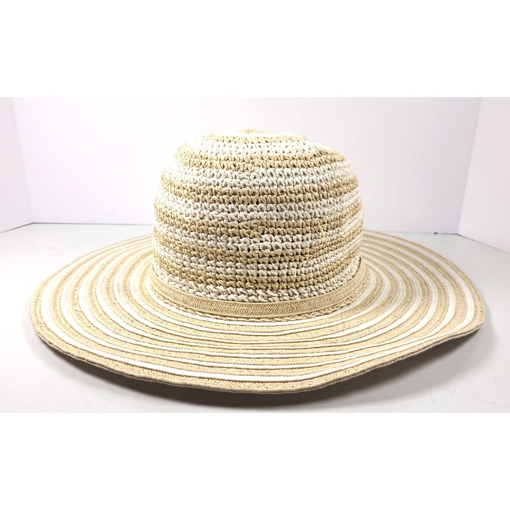 So Patricia by Patricia‎ Underwood Crocheted Straw Hat With Flower